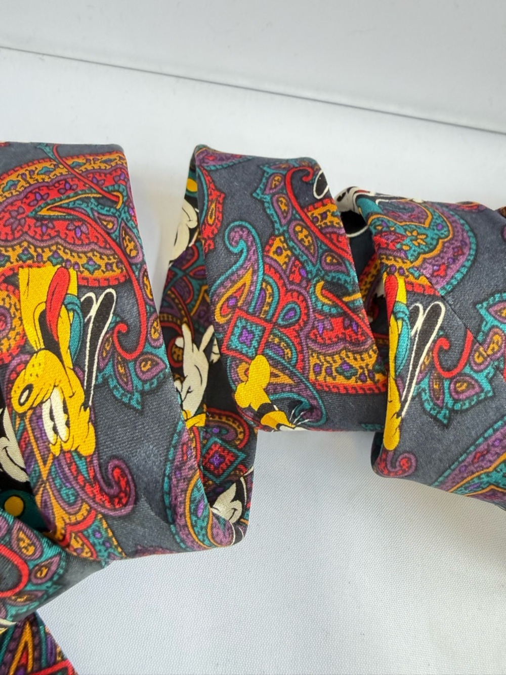 Vintage Disney Mickey & Friends Paisley Print Neck Tie 100% Silk Pluto Goofy - Picture 6 of 10